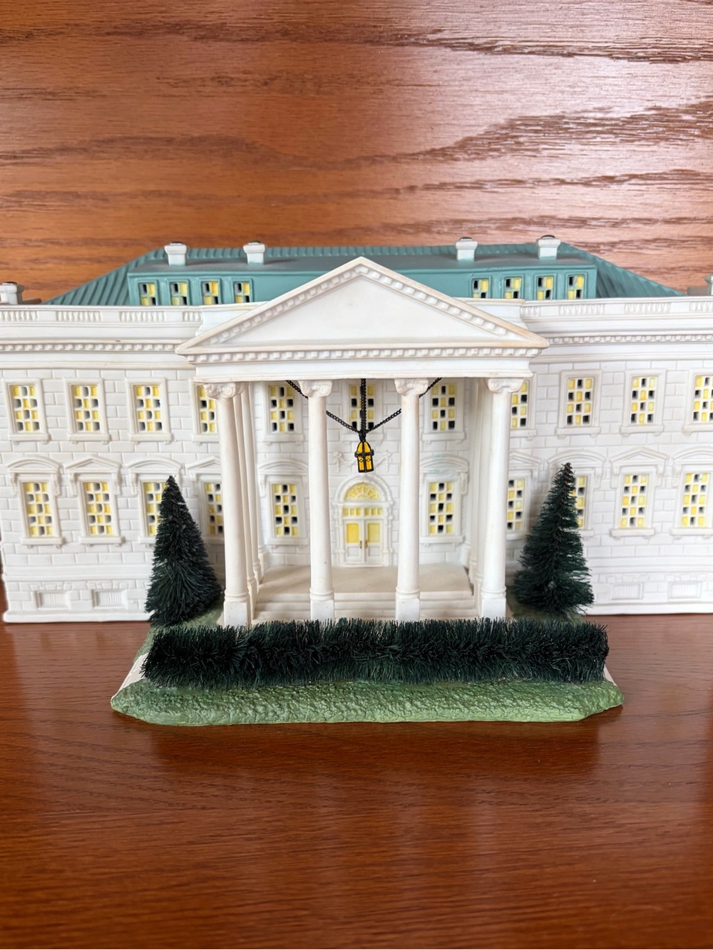 Department 56 The White House in original box